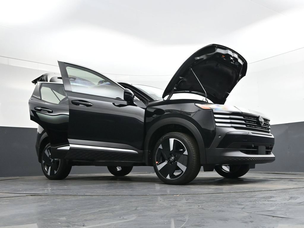 Certified 2026 Nissan Kicks SR w/ Cold Weather Package FWD image 49