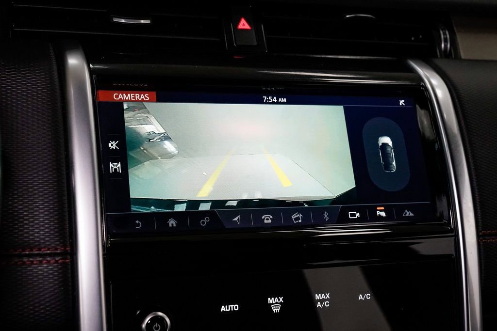 Used 2020 Land Rover Discovery Sport SE R-Dynamic image 14