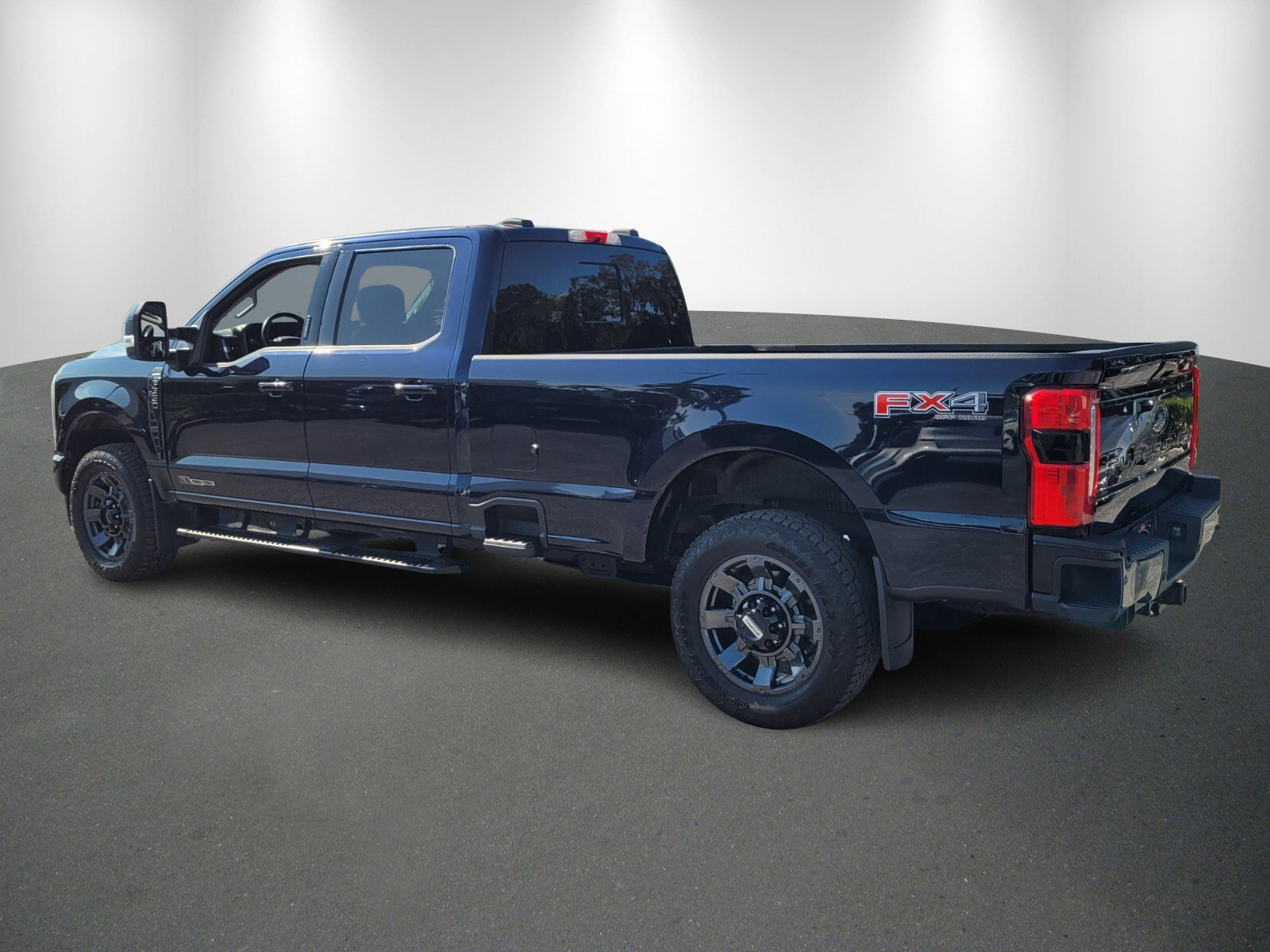 Used 2023 Ford F350 Lariat w/ Lariat Ultimate Package image 5