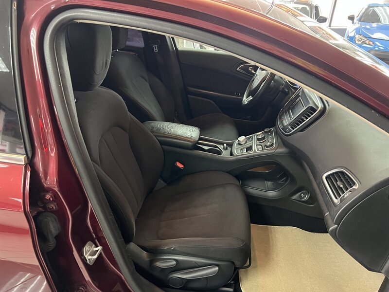 Used 2015 Chrysler 200 Limited w/ Convenience Group FWD image 20