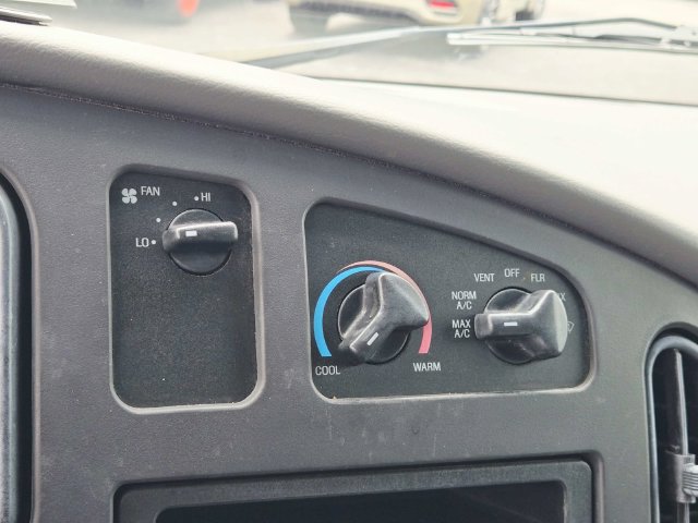 Used 2006 Ford E-150 and Econoline 150 RWD image 22