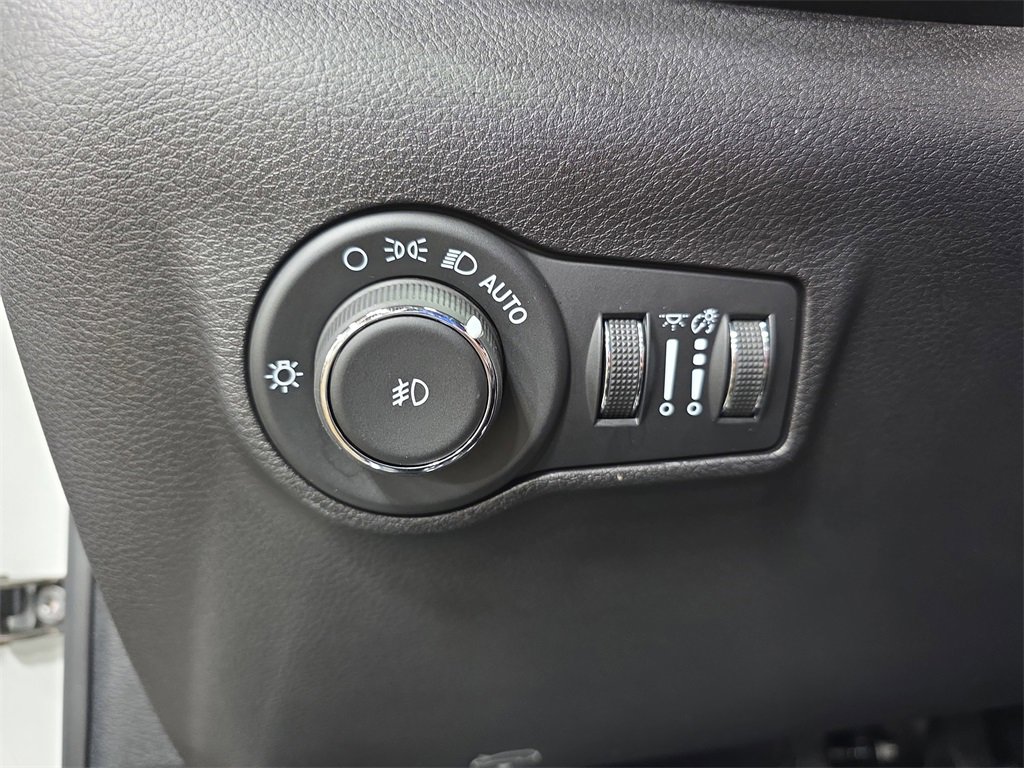 Used 2024 Jeep Compass Limited image 24