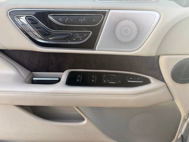Used 2021 Lincoln Navigator L Reserve w/ Luxury Package AWD/4WD image 13