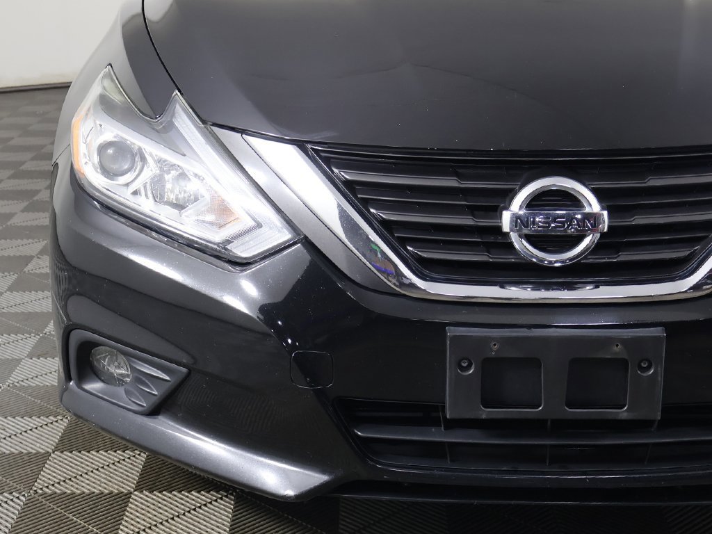 Used 2017 Nissan Altima 2.5 SL w/ Moonroof Package image 13