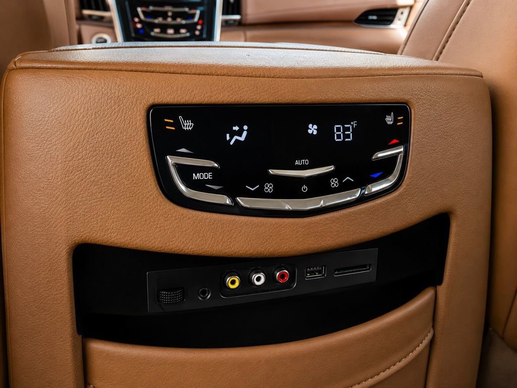 Used 2016 Cadillac Escalade Platinum AWD/4WD image 23