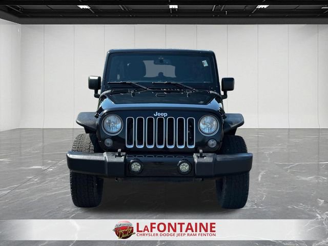 Used 2016 Jeep Wrangler Unlimited Sahara w/ Dual Top Group AWD/4WD image 8