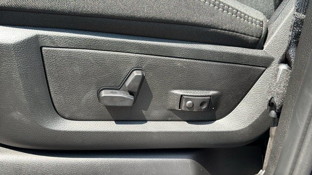 New 2026 RAM 2500 Big Horn AWD/4WD image 9