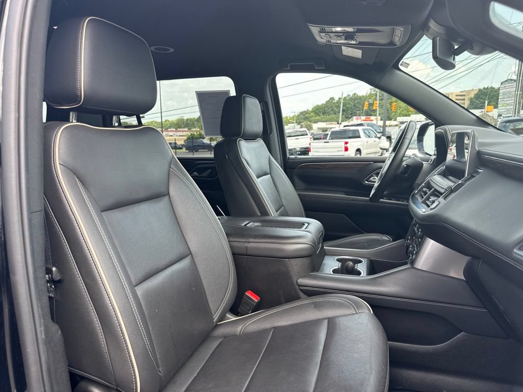 Used 2024 Chevrolet Suburban Premier AWD/4WD image 15