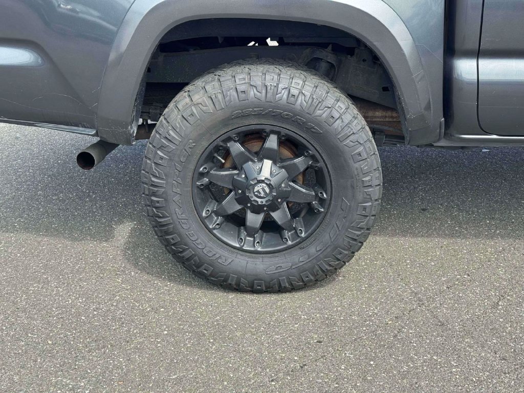Used 2022 Toyota Tacoma SR5 AWD/4WD image 10
