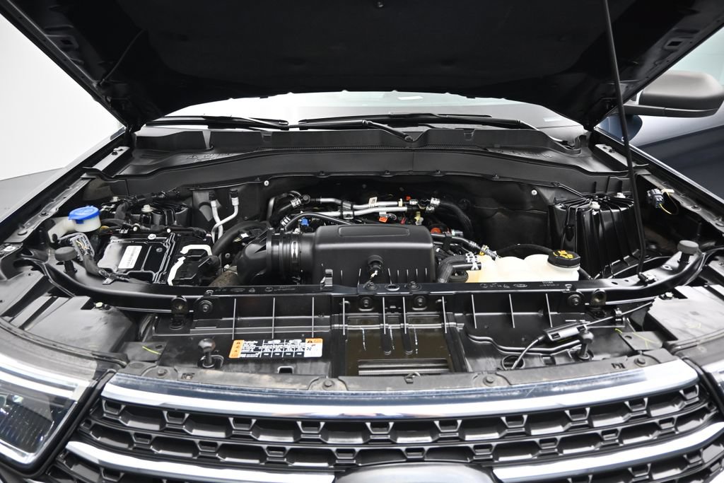Certified 2023 Ford Explorer XLT RWD image 30