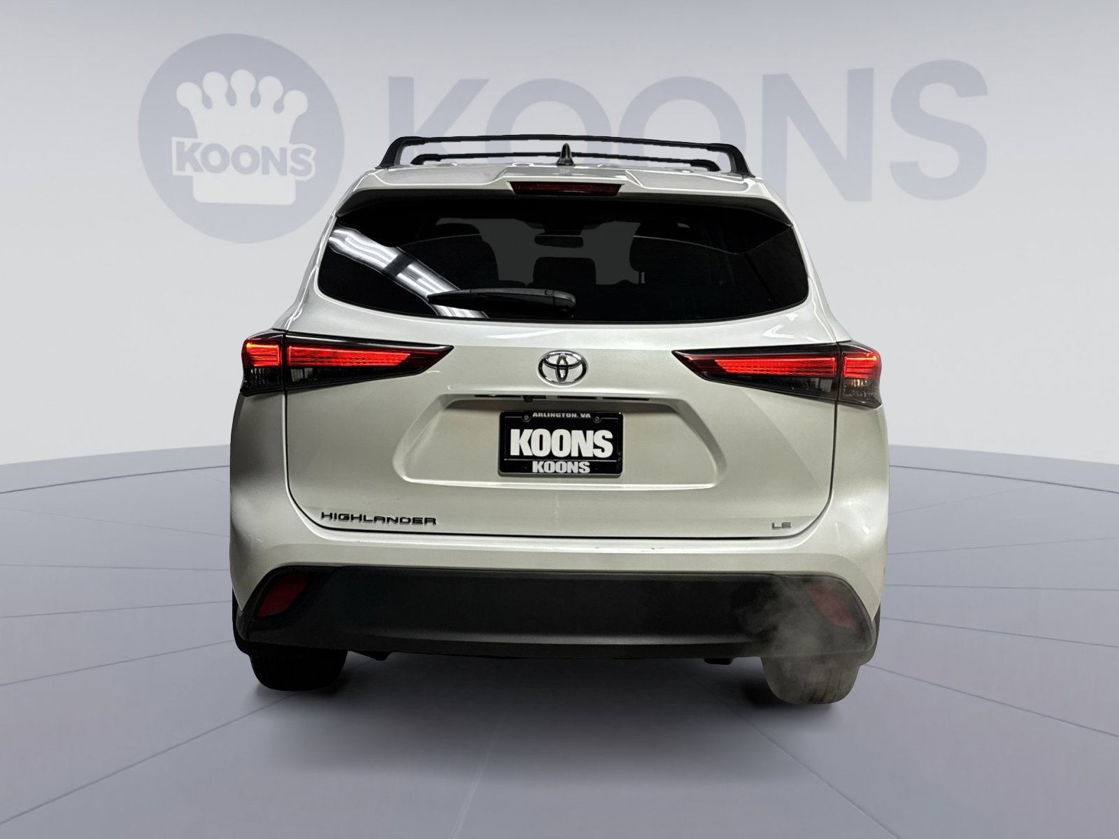 Used 2023 Toyota Highlander LE image 11