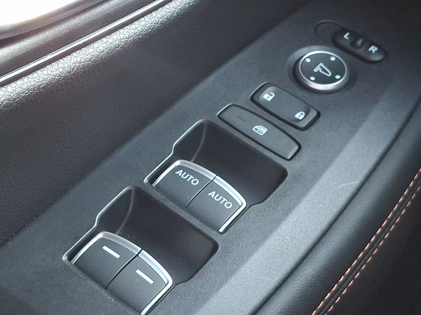 Used 2025 Honda HR-V Sport image 25