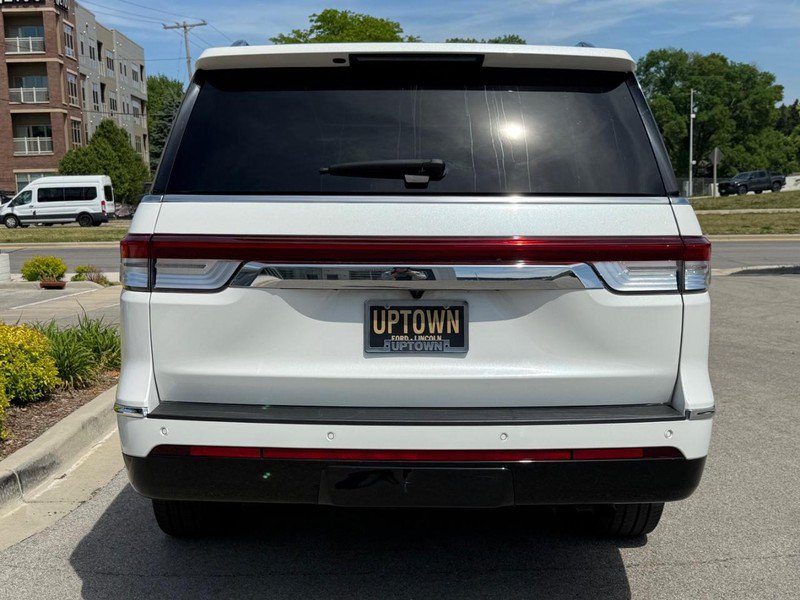 Certified 2024 Lincoln Navigator Reserve AWD/4WD image 5