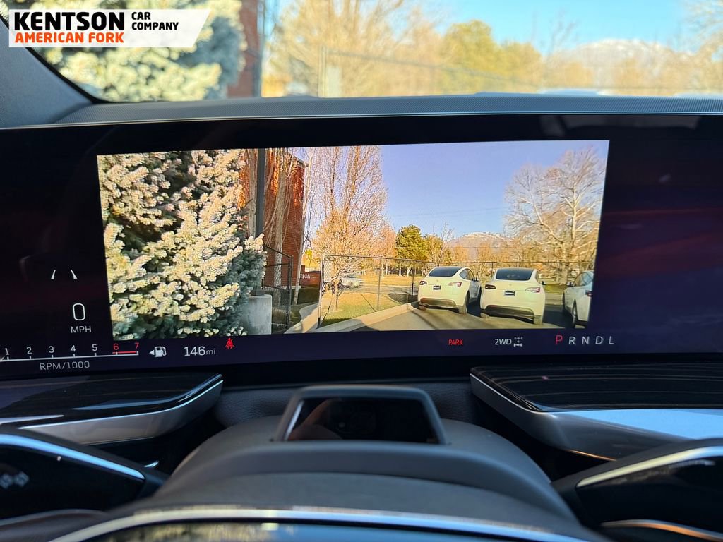 Used 2025 Cadillac Escalade Premium Luxury image 19