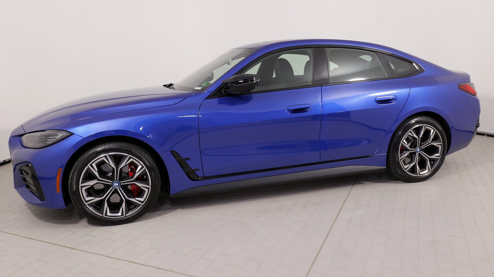 Used 2023 BMW i4 M50 image 1