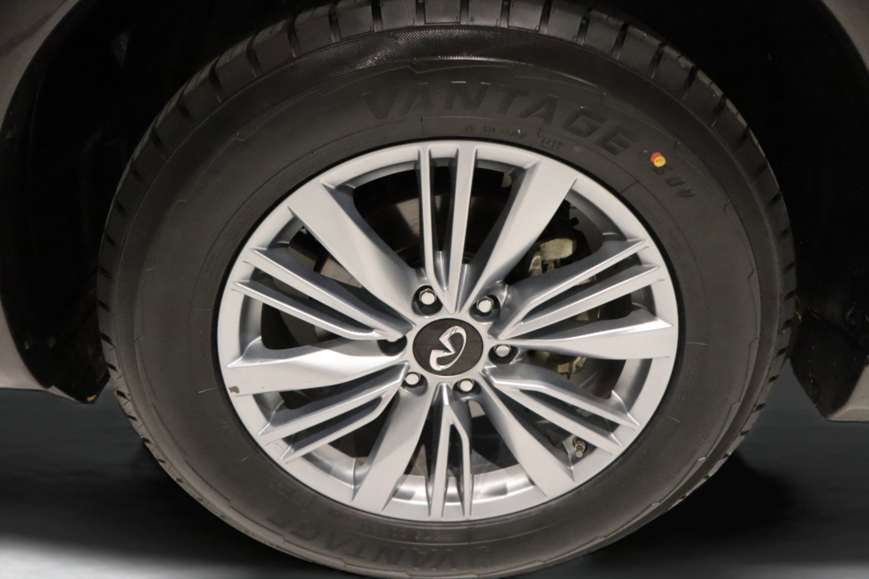 Used 2024 INFINITI QX80 Luxe image 7