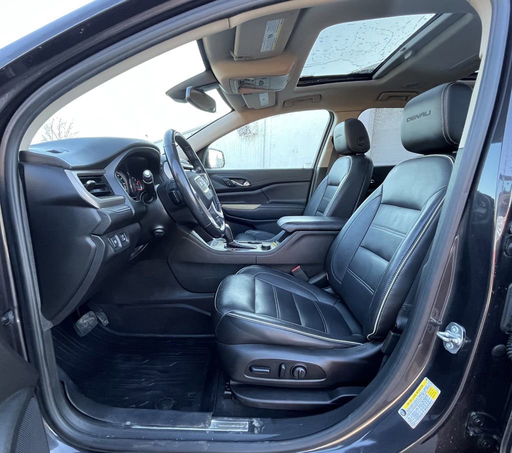 Used 2019 GMC Acadia Denali w/ Technology Package image 10