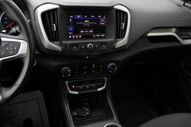 Used 2023 GMC Terrain SLE image 22