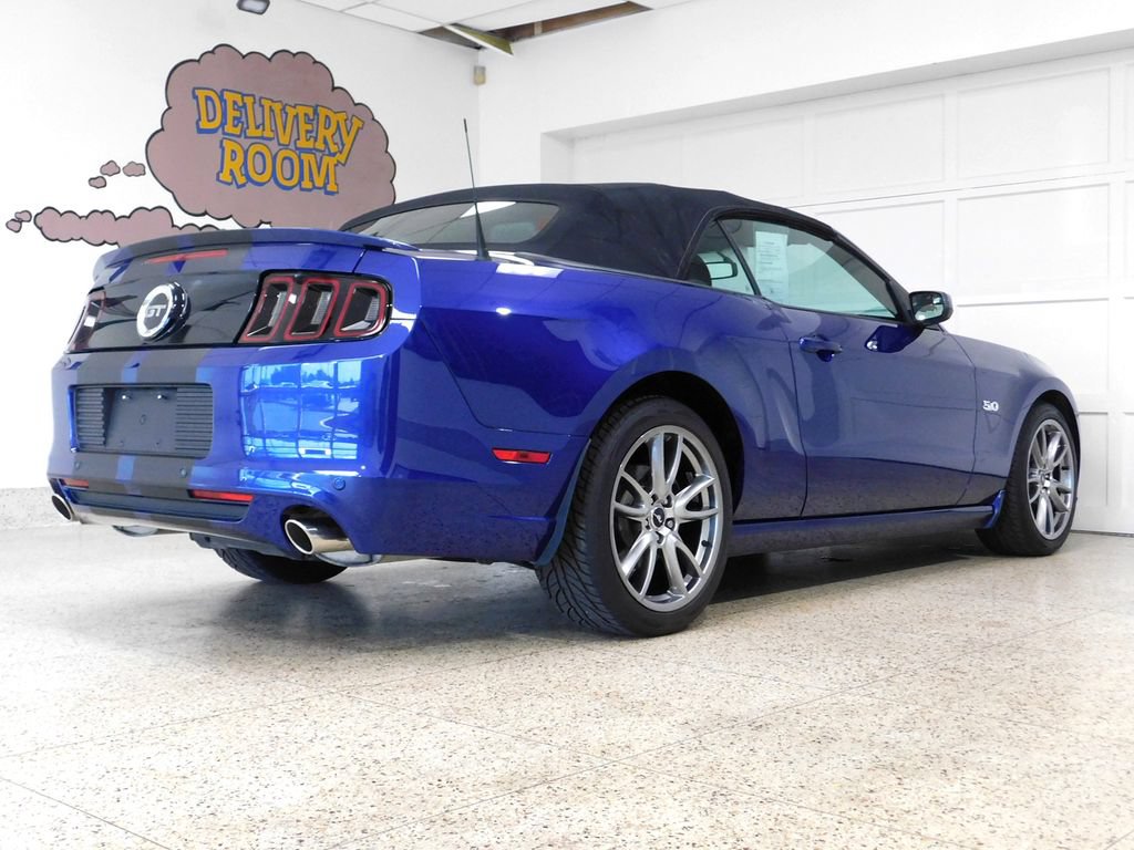 Used 2013 Ford Mustang GT Premium w/ Electronics Pkg RWD image 11