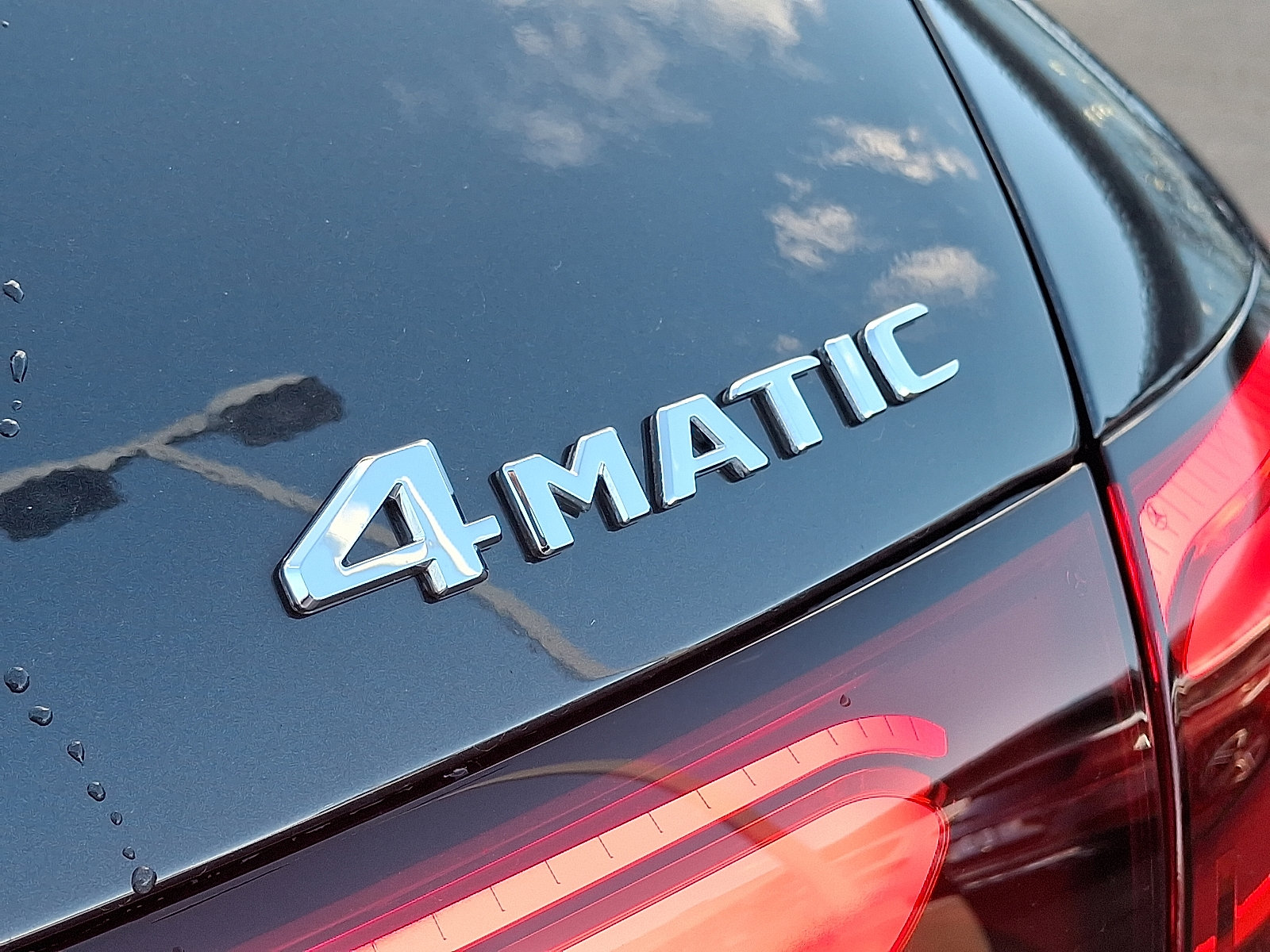 Used 2026 Mercedes-Benz GLC 300 4MATIC image 25