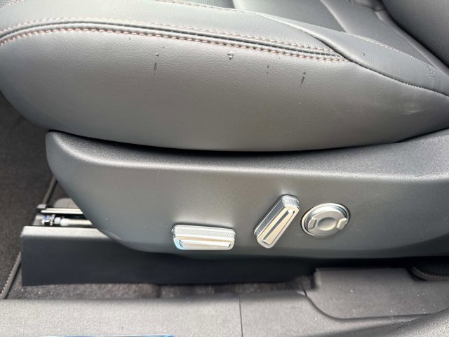 New 2025 Lincoln Nautilus Premier w/ Jet Appearance Package image 12