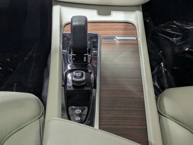 Used 2022 Volvo S60 B5 Momentum w/ Premium Package FWD image 18