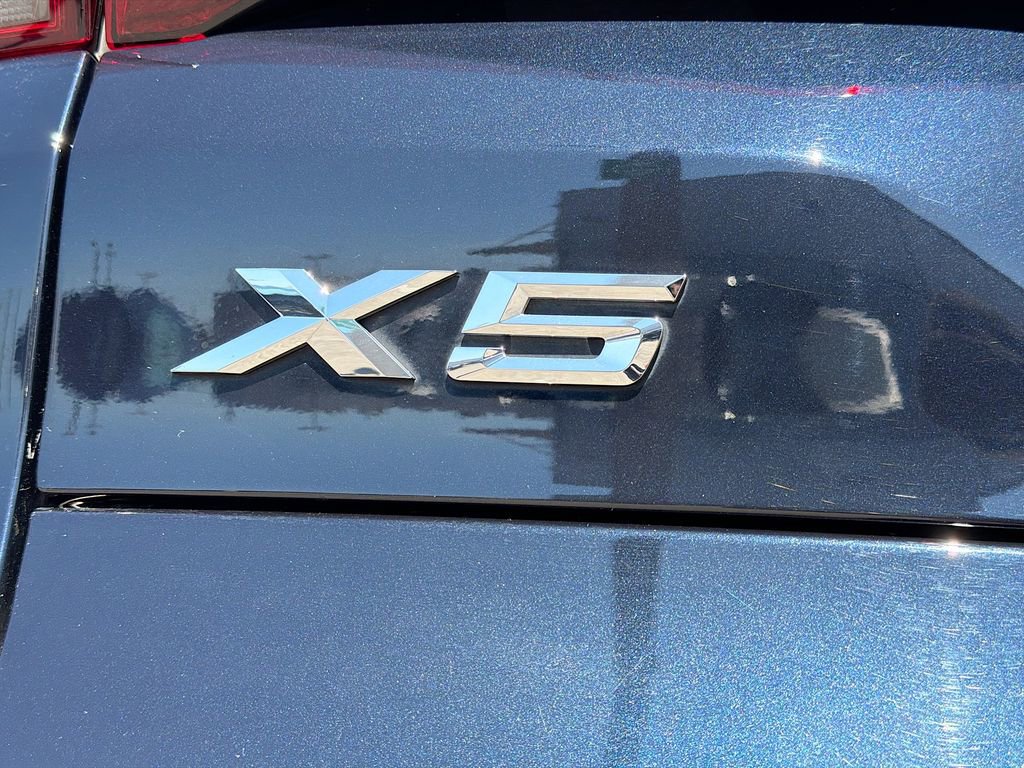 Used 2021 BMW X5 sDrive40i w/ M Sport Package image 11