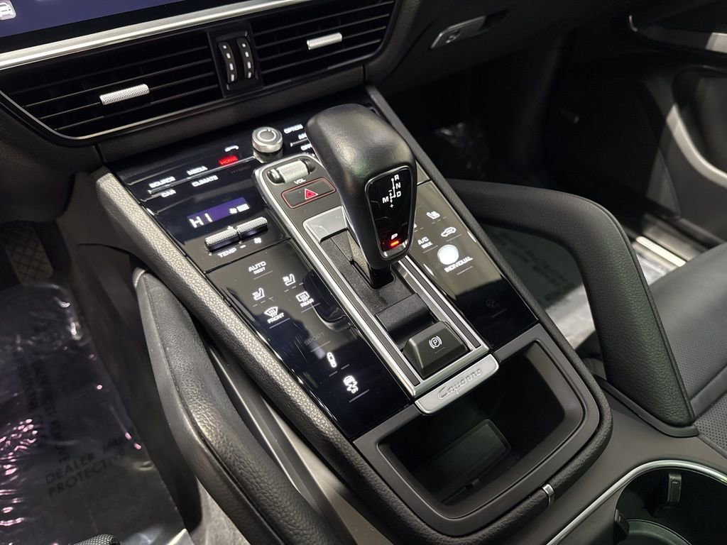 Used 2023 Porsche Cayenne w/ Premium Package AWD/4WD image 15