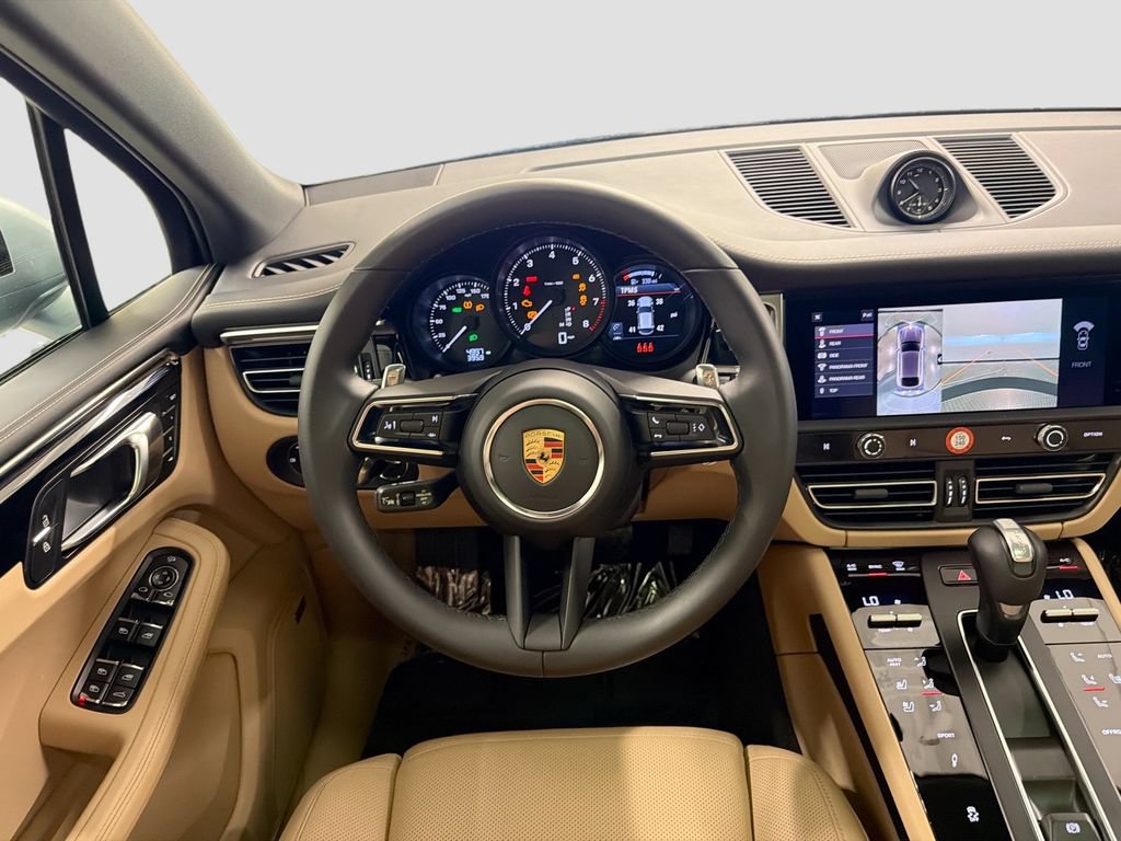 Certified 2025 Porsche Macan AWD/4WD image 23