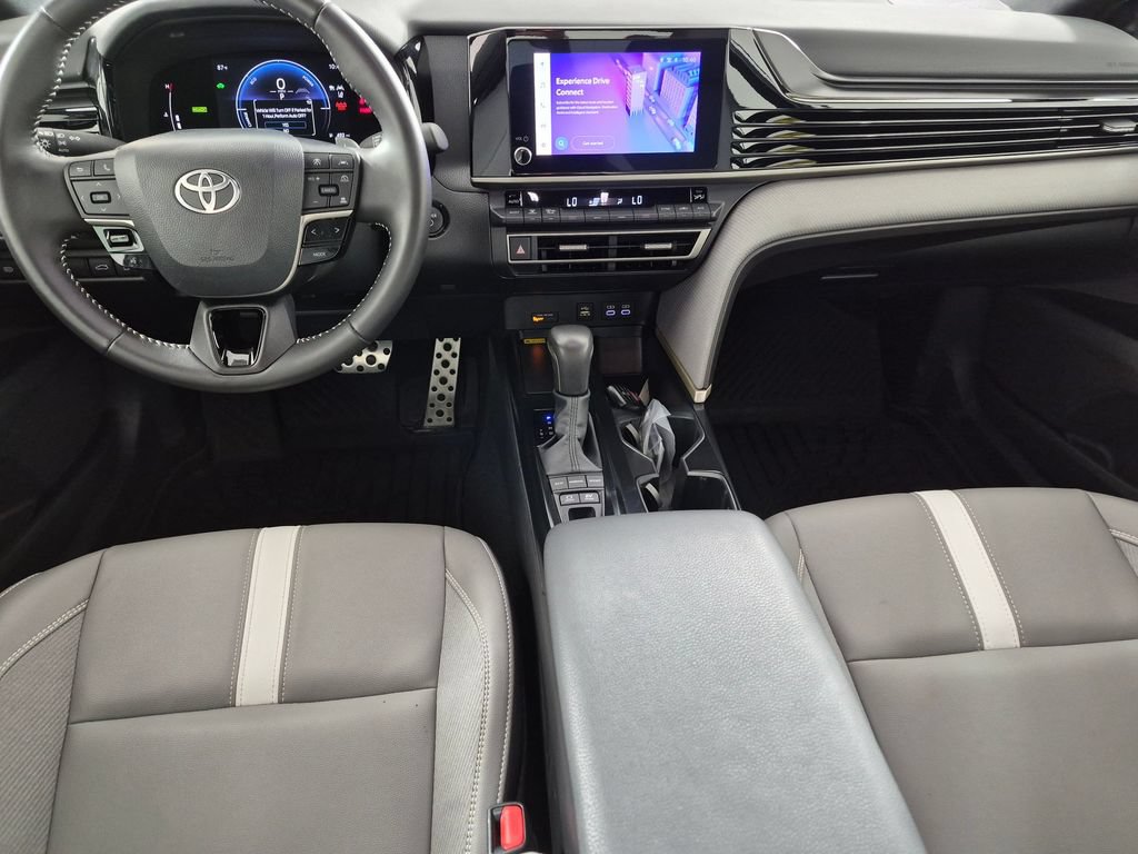 Used 2025 Toyota Camry SE FWD image 24