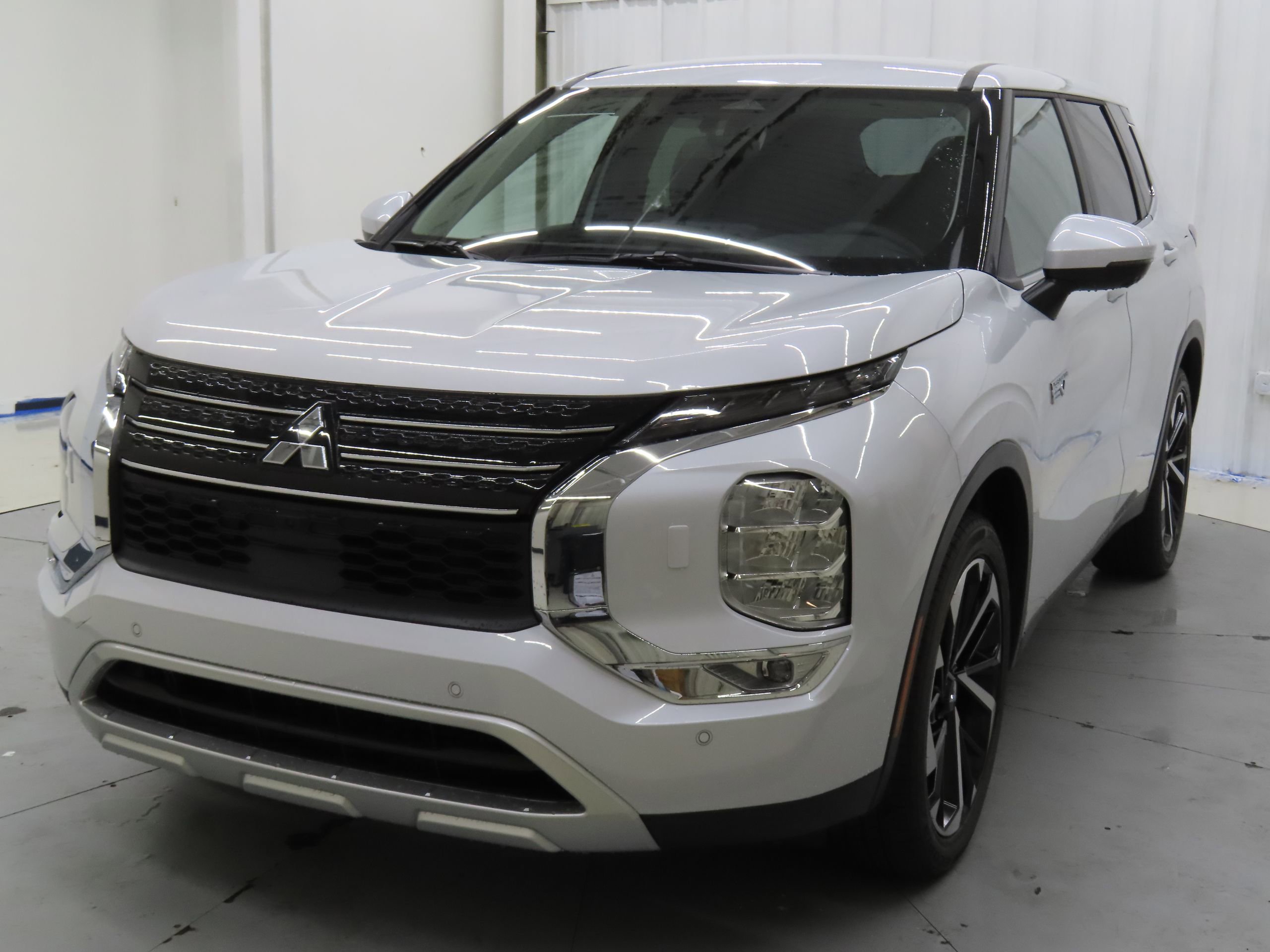 New 2025 Mitsubishi Outlander SE image 7