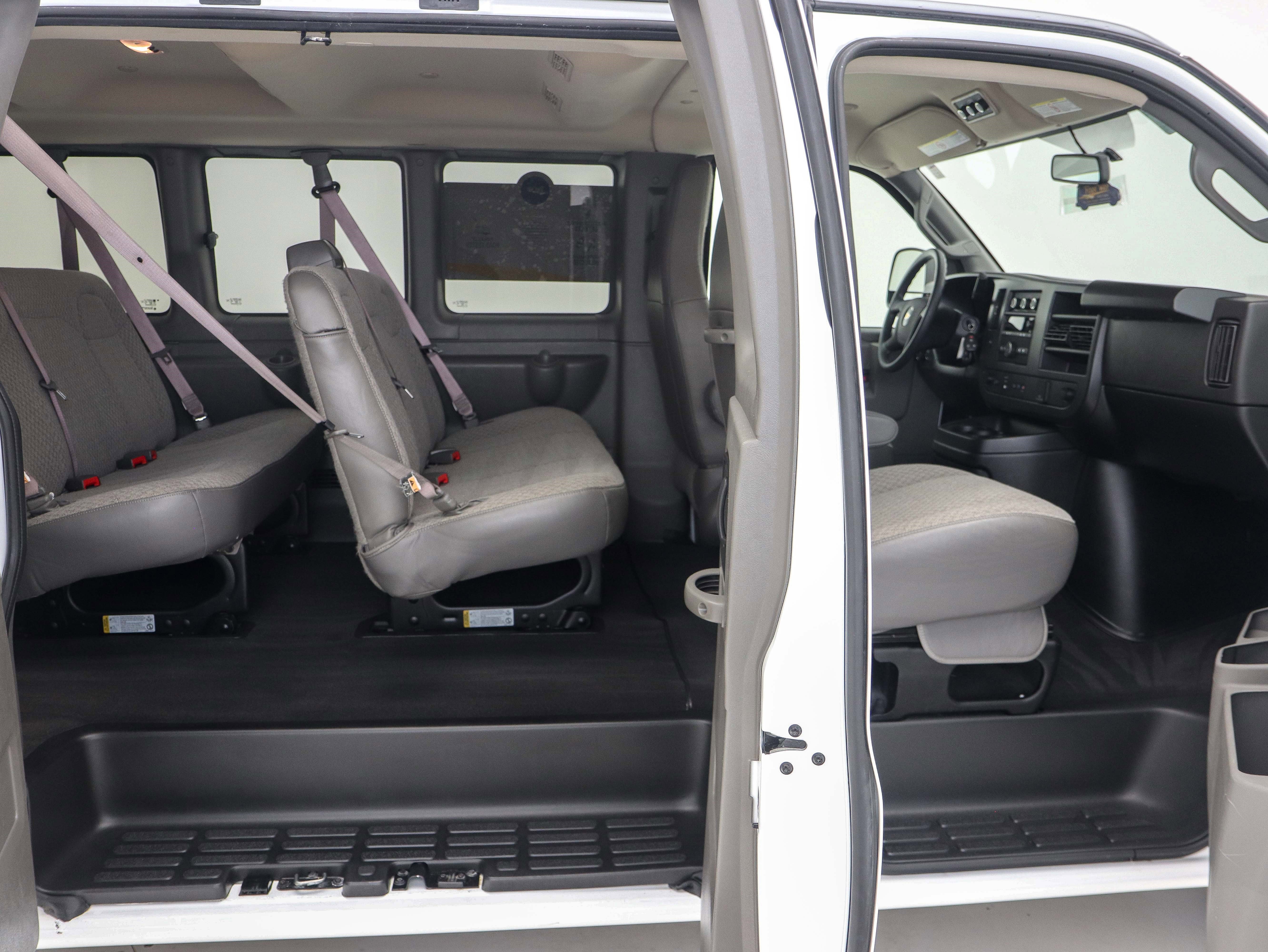 Used 2025 Chevrolet Express 3500 LS RWD image 12