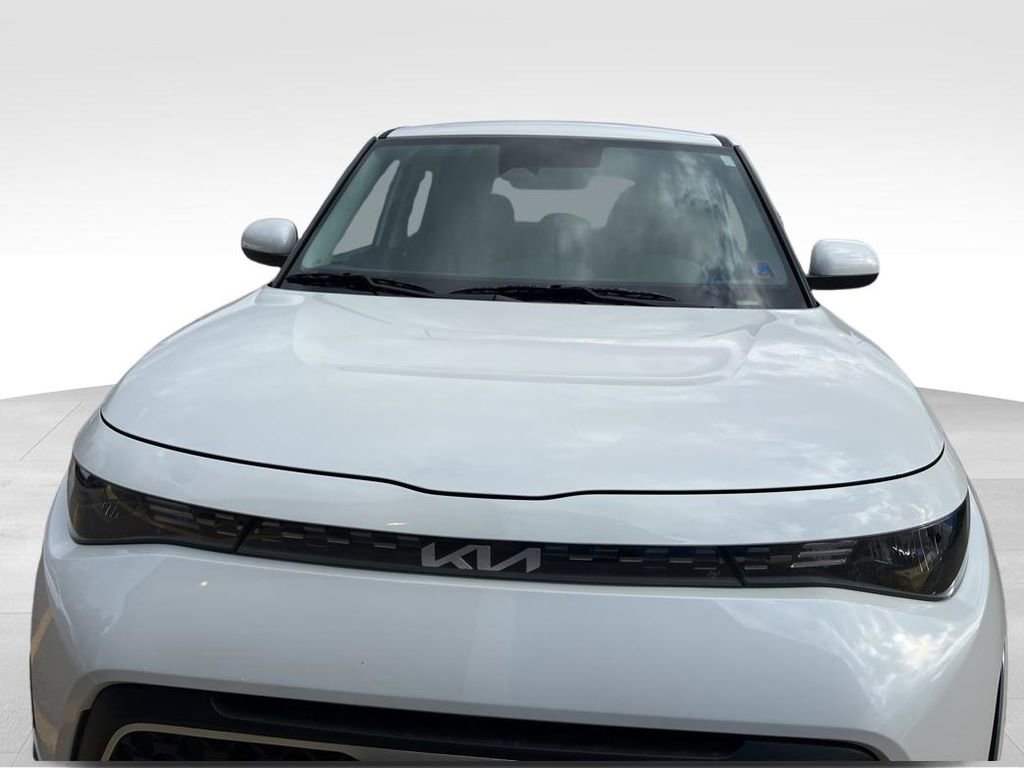 Used 2025 Kia Soul LX FWD image 10