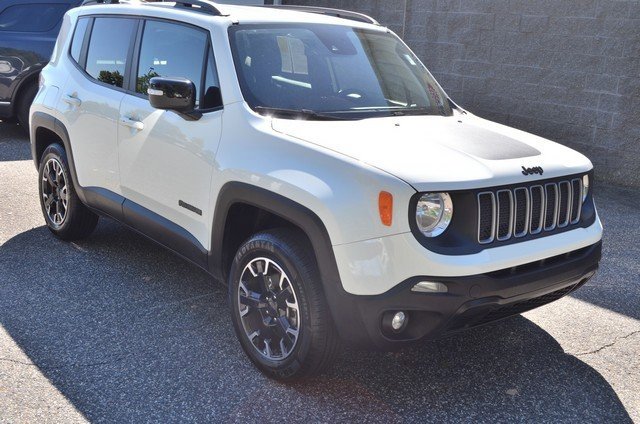 Used 2023 Jeep Renegade Latitude image 2