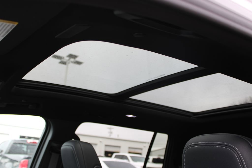 New 2026 Chevrolet Traverse LT w/ Sun and Wheel Package image 45