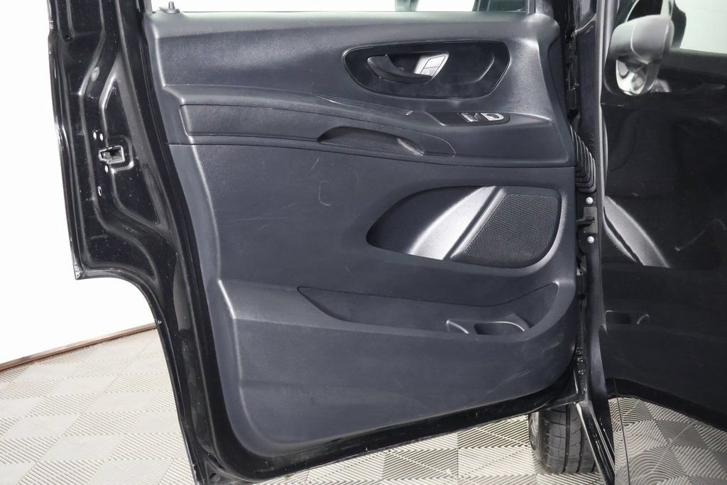 Used 2022 Mercedes-Benz Metris Passenger image 12