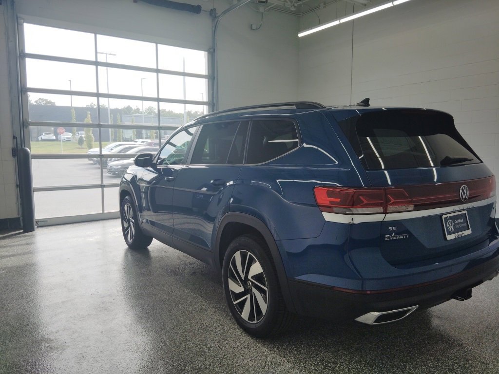 Certified 2025 Volkswagen Atlas SE image 5