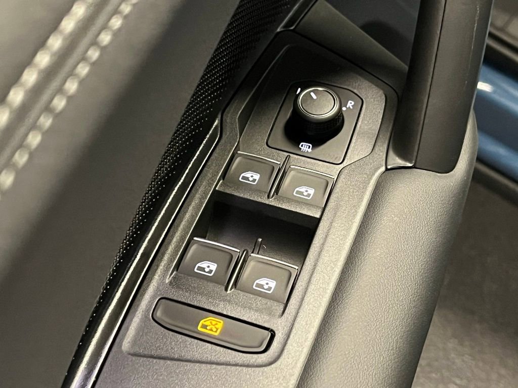 New 2026 Volkswagen Tiguan SE R-Line AWD/4WD image 21