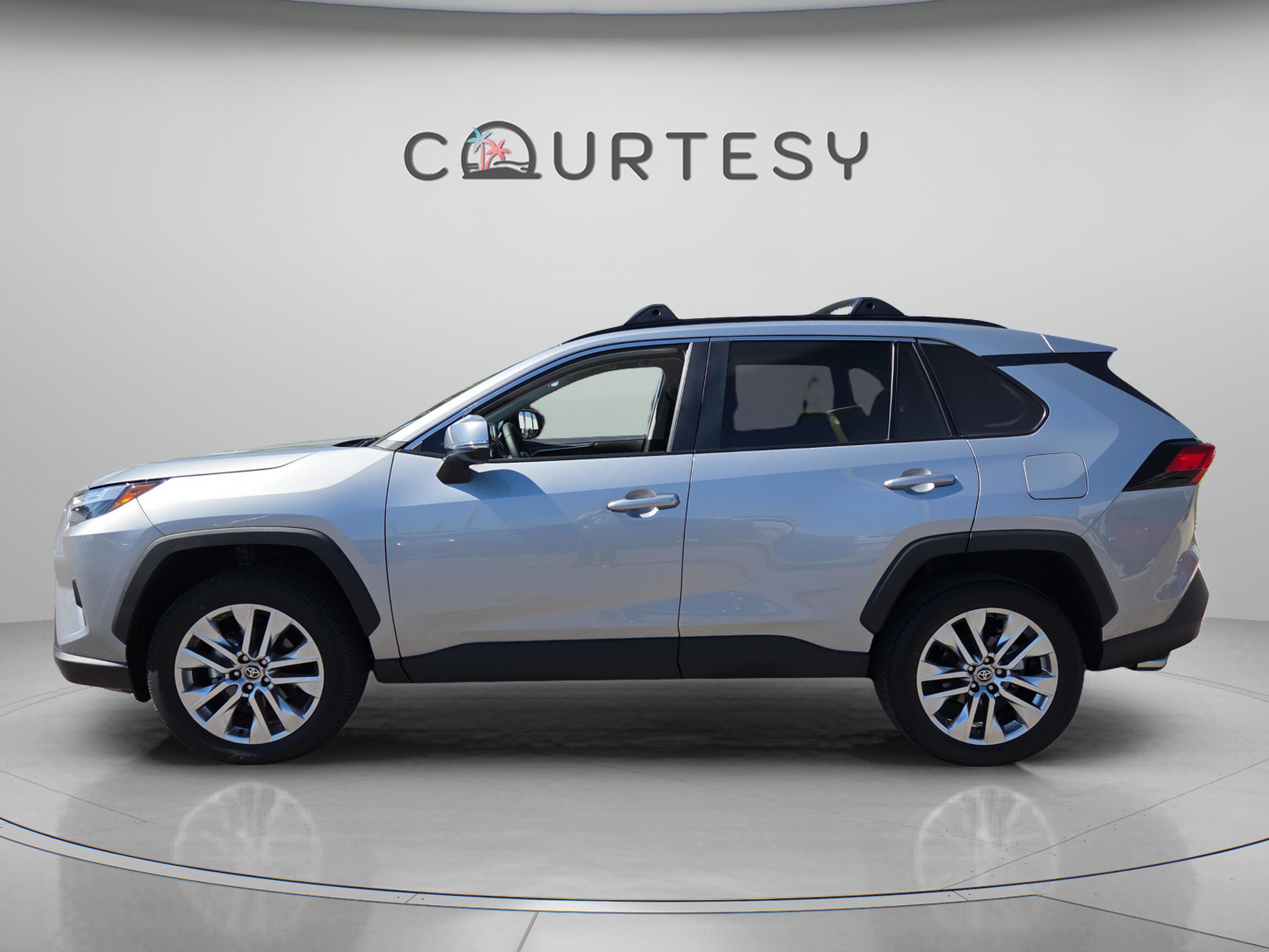 Certified 2025 Toyota RAV4 XLE Premium image 2