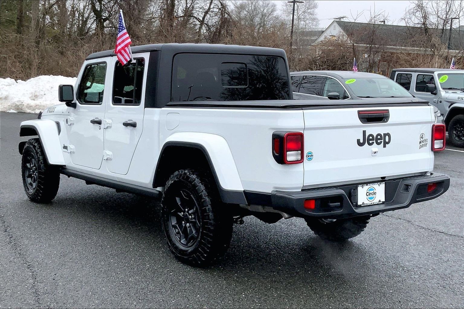 Certified 2023 Jeep Gladiator Willys image 10