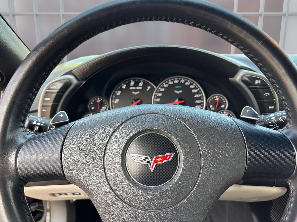 Used 2006 Chevrolet Corvette Convertible w/ Preferred Equipment Group RWD image 20