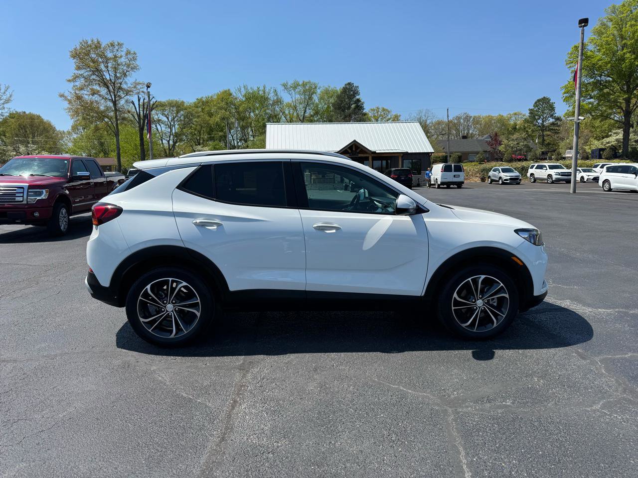 Used 2023 Buick Encore GX Select image 5