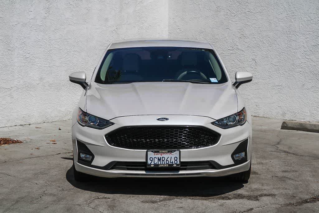 Used 2020 Ford Fusion SE w/ Equipment Group 151A FWD image 2