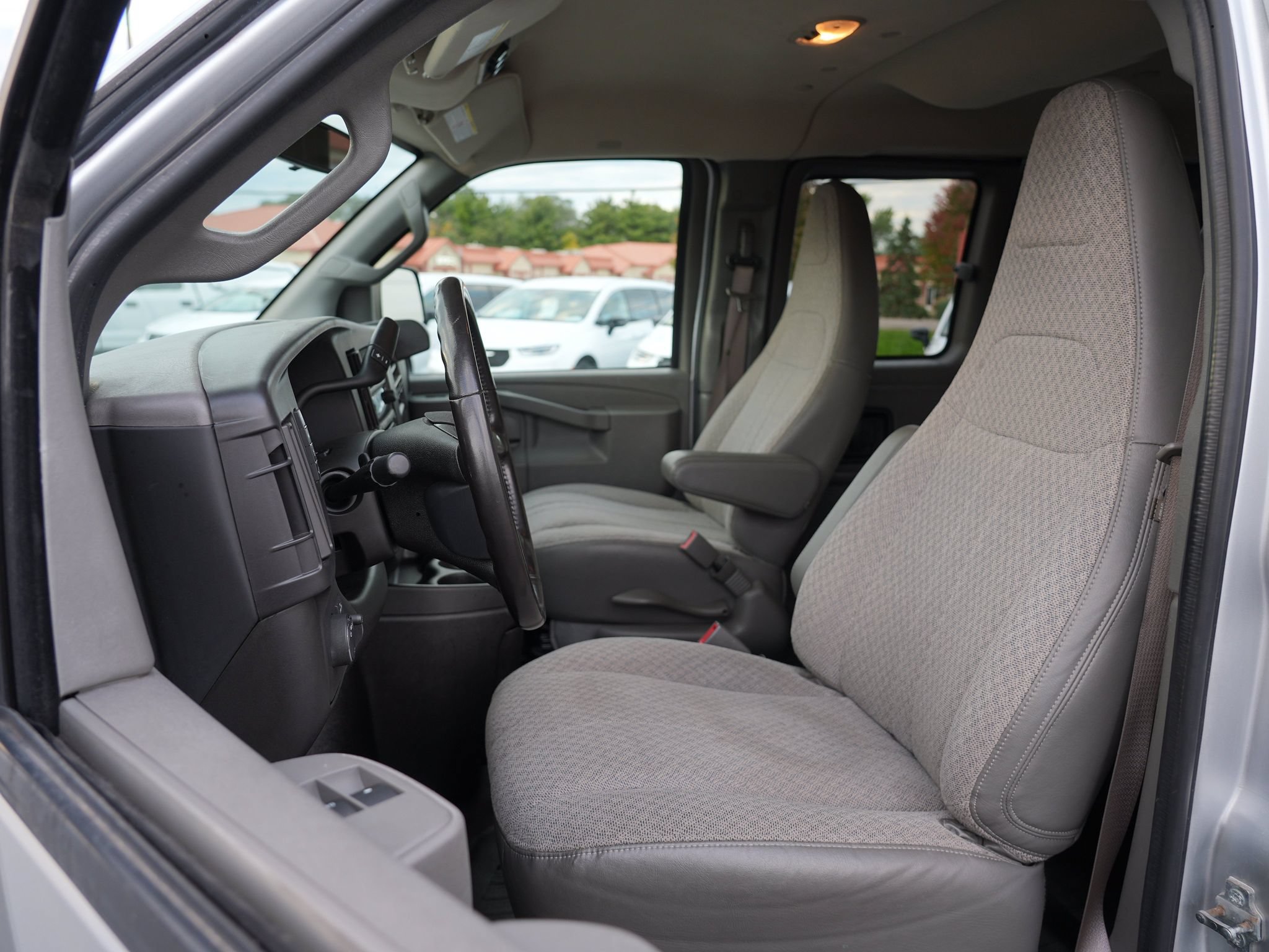 Used 2018 Chevrolet Express 2500 LS w/ Driver Convenience Package RWD image 13