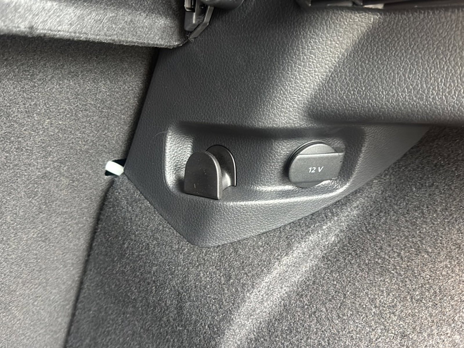 Used 2019 Volkswagen Golf SE w/ Driver Assistance Package FWD image 23