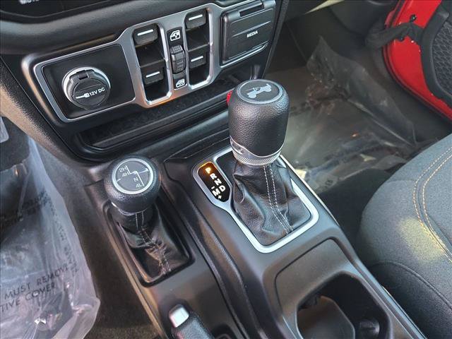 Used 2024 Jeep Wrangler Unlimited Sahara w/ Technology Group AWD/4WD image 12