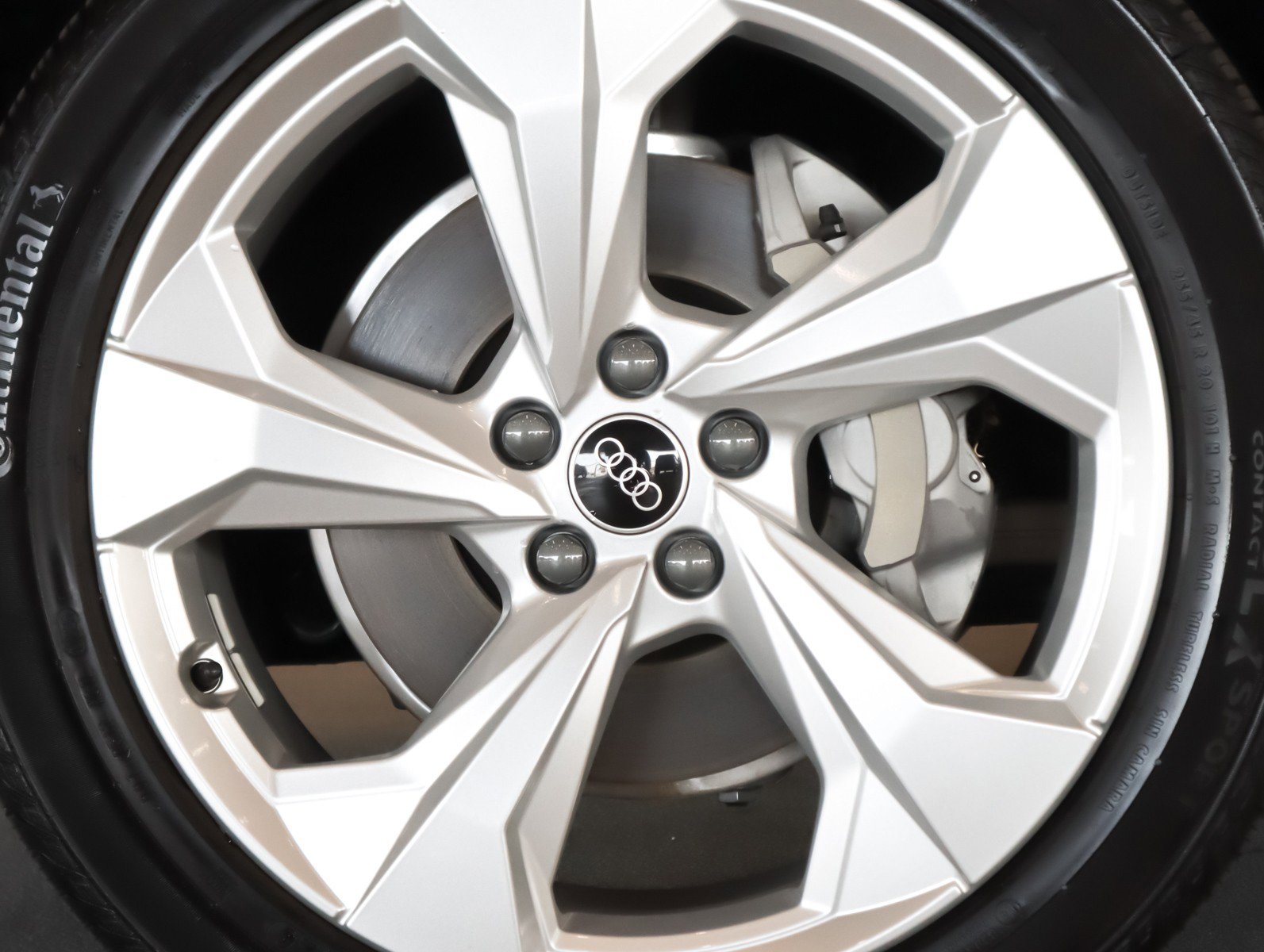 Certified 2025 Audi Q5 2.0T Premium AWD/4WD image 7