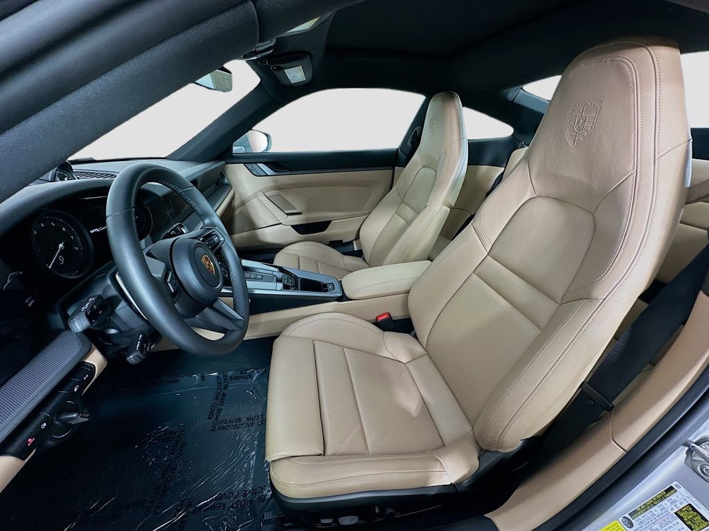 Used 2024 Porsche 911 Carrera image 5