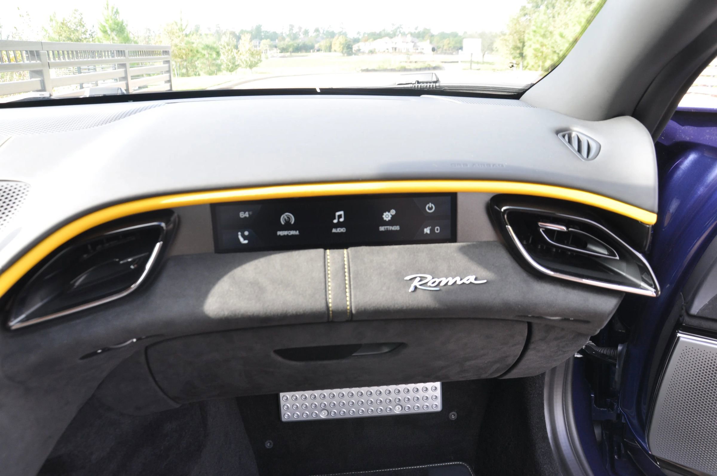 Used 2022 Ferrari Roma image 38