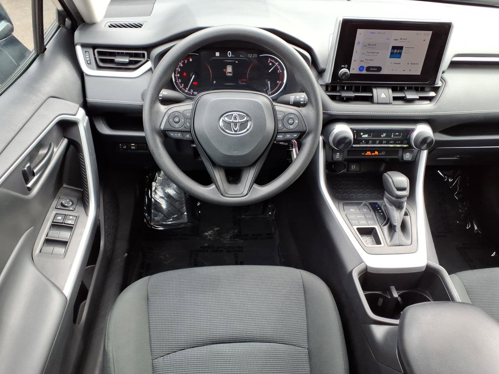 Certified 2024 Toyota RAV4 LE AWD/4WD image 8